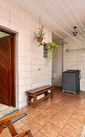 Casa à venda com 143m², 4 quartos e 2 vagas Casa à venda com 143m², 4 quartos e 2 vagasÁrea de Serviço