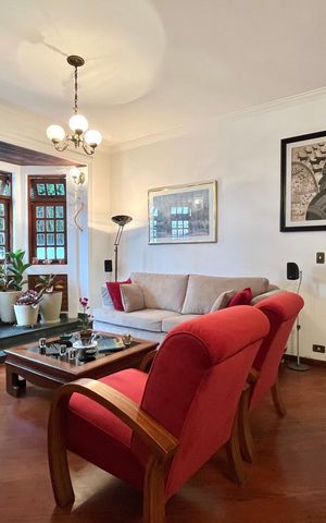 Casa à venda com 143m², 4 quartos e 2 vagas Casa à venda com 143m², 4 quartos e 2 vagasSala