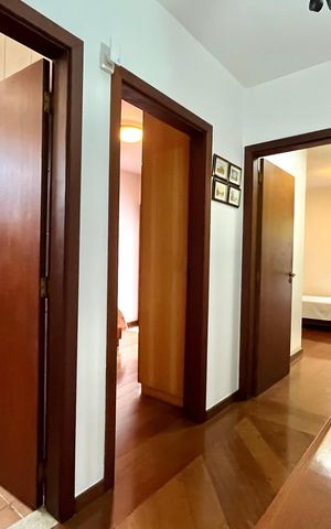 Casa à venda com 143m², 4 quartos e 2 vagas Casa à venda com 143m², 4 quartos e 2 vagasCorredor
