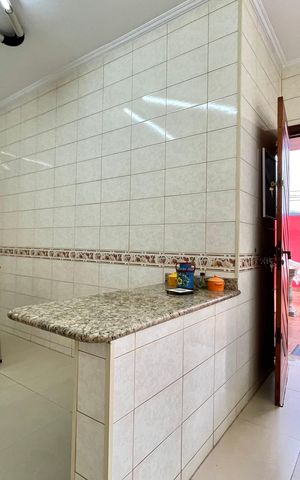 Casa à venda com 143m², 4 quartos e 2 vagas Casa à venda com 143m², 4 quartos e 2 vagasCozinha