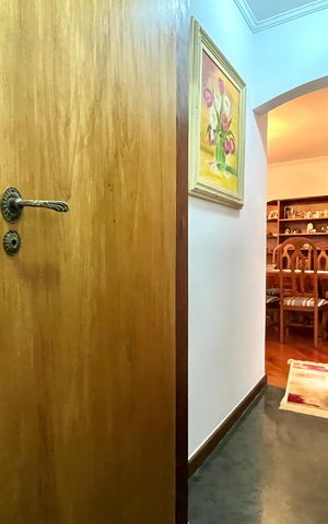 Casa à venda com 143m², 4 quartos e 2 vagas Casa à venda com 143m², 4 quartos e 2 vagasLavabo