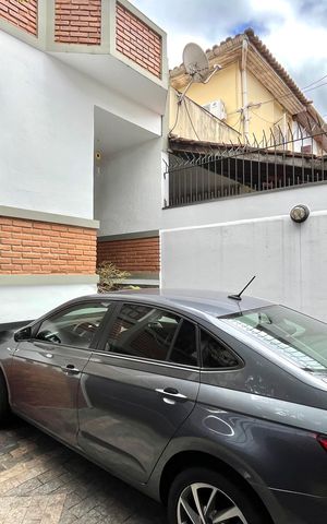 Casa à venda com 143m², 4 quartos e 2 vagas Casa à venda com 143m², 4 quartos e 2 vagasGaragem