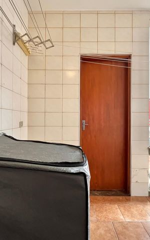 Casa à venda com 143m², 4 quartos e 2 vagas Casa à venda com 143m², 4 quartos e 2 vagasÁrea de Serviço