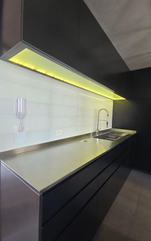 Apartamento à venda com 135m², 2 quartos e 3 vagas Apartamento à venda com 135m², 2 quartos e 3 vagasCozinha