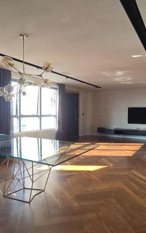 Apartamento à venda com 135m², 2 quartos e 3 vagas Apartamento à venda com 135m², 2 quartos e 3 vagasSala