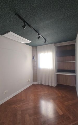 Apartamento à venda com 135m², 2 quartos e 3 vagas Apartamento à venda com 135m², 2 quartos e 3 vagasQuarto