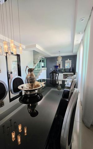 Apartamento à venda com 216m², 3 quartos e 4 vagas Apartamento à venda com 216m², 3 quartos e 4 vagasVaranda