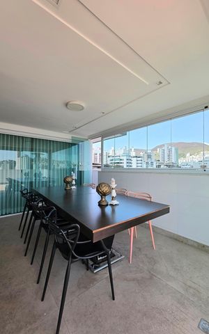 Apartamento à venda com 216m², 3 quartos e 4 vagas Apartamento à venda com 216m², 3 quartos e 4 vagasVaranda