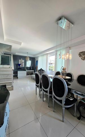 Apartamento à venda com 216m², 3 quartos e 4 vagas Apartamento à venda com 216m², 3 quartos e 4 vagasSala