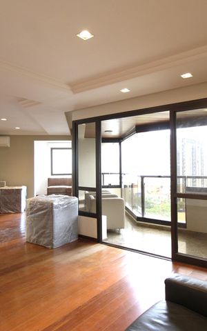 Apartamento à venda com 236m², 4 quartos e 4 vagasSala