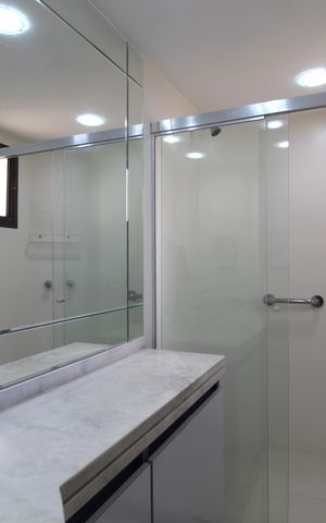 Apartamento à venda com 236m², 4 quartos e 4 vagasBanheiro da Suíte 1