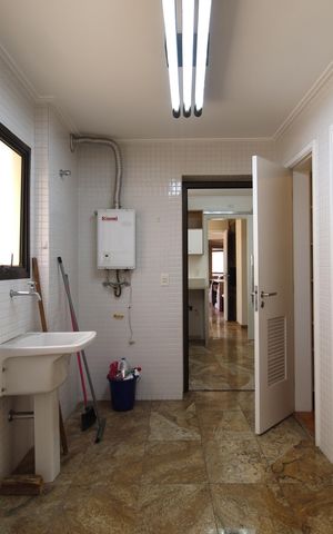 Apartamento à venda com 236m², 4 quartos e 4 vagasÁrea de Serviço