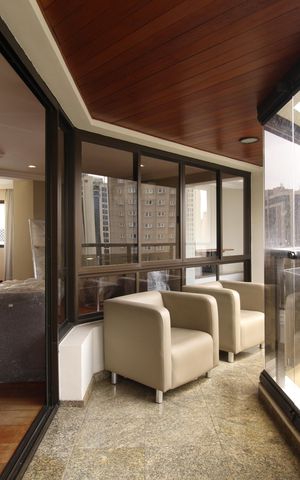 Apartamento à venda com 236m², 4 quartos e 4 vagasVaranda