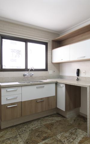 Apartamento à venda com 236m², 4 quartos e 4 vagasCozinha