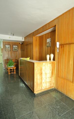 Apartamento para alugar com 68m², 2 quartos e 1 vagaÁrea comum - Hall de entrada 