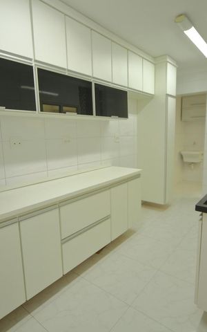 Apartamento para alugar com 68m², 2 quartos e 1 vagaCozinha 