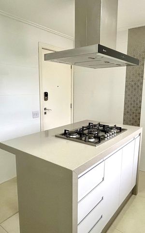 Apartamento para alugar com 136m², 3 quartos e 2 vagas Apartamento para alugar com 136m², 3 quartos e 2 vagasCozinha