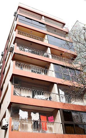 Apartamento à venda com 50m², 1 quarto e 1 vagaFachada