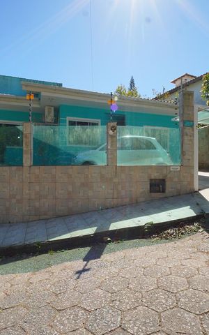 Casa para alugar com 250m², 4 quartos e 2 vagasFachada 