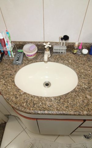 Apartamento à venda com 74m², 2 quartos e 1 vagaBanheiro
