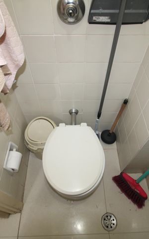Apartamento à venda com 74m², 2 quartos e 1 vagaÁrea de Serviço - Banheiro
