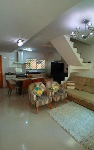 Casa à venda com 100m², 3 quartos e 2 vagas
