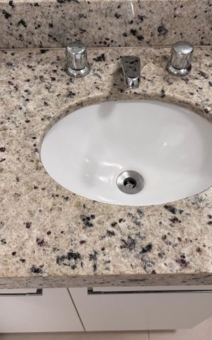 Apartamento para alugar com 75m², 2 quartos e 1 vagaSuíte - Banheiro