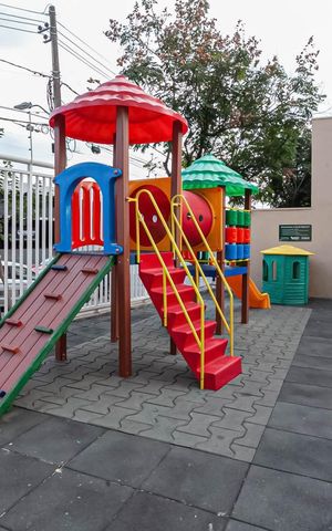 Apartamento à venda com 75m², 3 quartos e 2 vagas Apartamento à venda com 75m², 3 quartos e 2 vagasÁrea comum - Playground