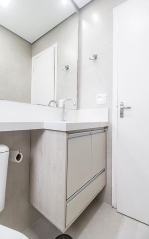 Apartamento à venda com 55m², 2 quartos e 2 vagas Apartamento à venda com 55m², 2 quartos e 2 vagasBanheiro da Suíte