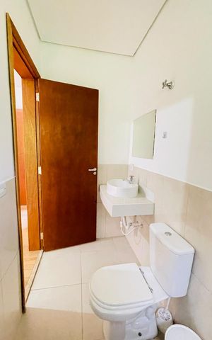 Casa para alugar com 130m², 3 quartos e 4 vagas Casa para alugar com 130m², 3 quartos e 4 vagasBanheiro