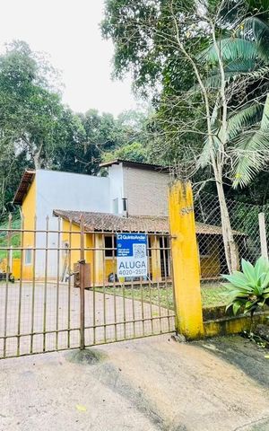 Casa para alugar com 130m², 3 quartos e 4 vagas Casa para alugar com 130m², 3 quartos e 4 vagasFachada com placa