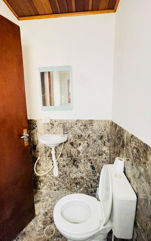 Casa para alugar com 130m², 3 quartos e 4 vagas Casa para alugar com 130m², 3 quartos e 4 vagasBanheiro