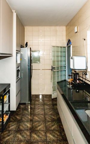 Casa à venda com 386m², 4 quartos e 4 vagasCozinha