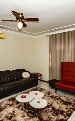 Casa à venda com 386m², 4 quartos e 4 vagasSala de TV