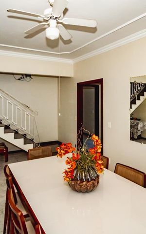 Casa à venda com 386m², 4 quartos e 4 vagasSala de Jantar