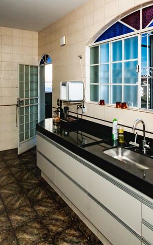 Casa à venda com 386m², 4 quartos e 4 vagasCozinha