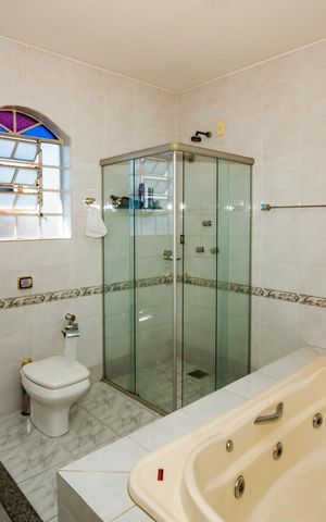 Casa à venda com 386m², 4 quartos e 4 vagasBanheiro do Quarto 3