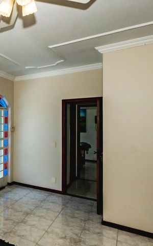 Casa à venda com 386m², 4 quartos e 4 vagasSala 