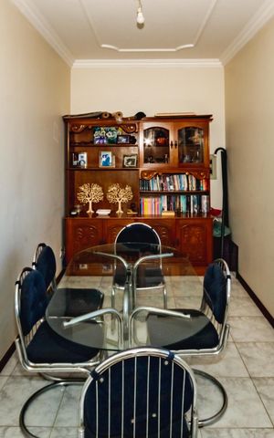 Casa à venda com 386m², 4 quartos e 4 vagasEscritório