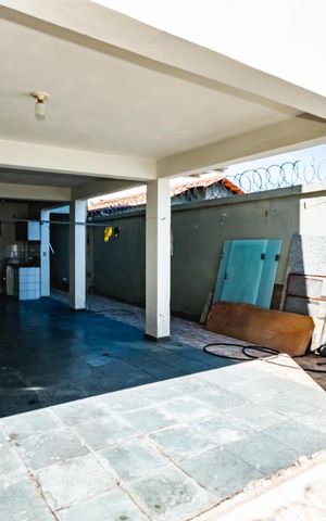 Casa à venda com 386m², 4 quartos e 4 vagasGaragem