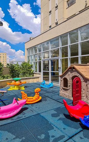 Apartamento à venda com 97m², 2 quartos e 2 vagas Apartamento à venda com 97m², 2 quartos e 2 vagasÁrea comum - Playground