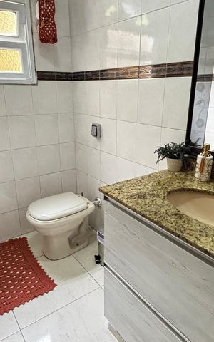 Casa à venda com 223m², 4 quartos e 2 vagas Casa à venda com 223m², 4 quartos e 2 vagasBanheiro