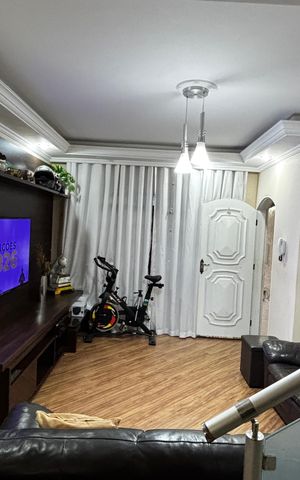 Casa à venda com 223m², 4 quartos e 2 vagas Casa à venda com 223m², 4 quartos e 2 vagasSala