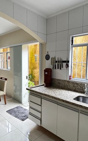 Casa à venda com 223m², 4 quartos e 2 vagas Casa à venda com 223m², 4 quartos e 2 vagasCozinha