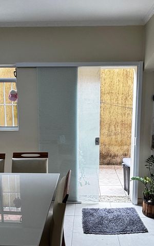 Casa à venda com 223m², 4 quartos e 2 vagas Casa à venda com 223m², 4 quartos e 2 vagasCozinha