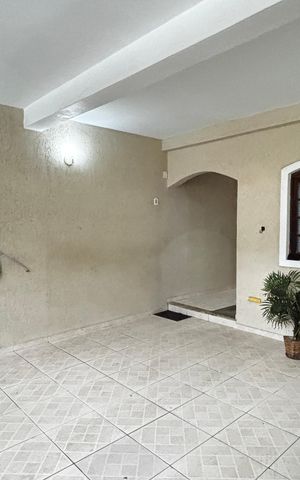 Casa à venda com 223m², 4 quartos e 2 vagas Casa à venda com 223m², 4 quartos e 2 vagasGaragem