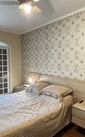 Casa à venda com 223m², 4 quartos e 2 vagas Casa à venda com 223m², 4 quartos e 2 vagasSuite
