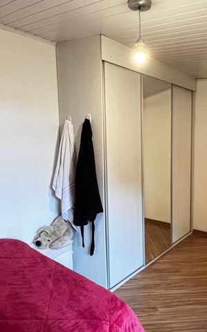 Casa à venda com 223m², 4 quartos e 2 vagas Casa à venda com 223m², 4 quartos e 2 vagasQuarto 1