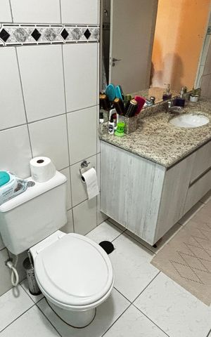 Casa à venda com 223m², 4 quartos e 2 vagas Casa à venda com 223m², 4 quartos e 2 vagasBanheiro da Suíte