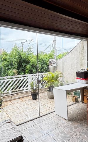 Casa à venda com 223m², 4 quartos e 2 vagas Casa à venda com 223m², 4 quartos e 2 vagasSuite Varanda